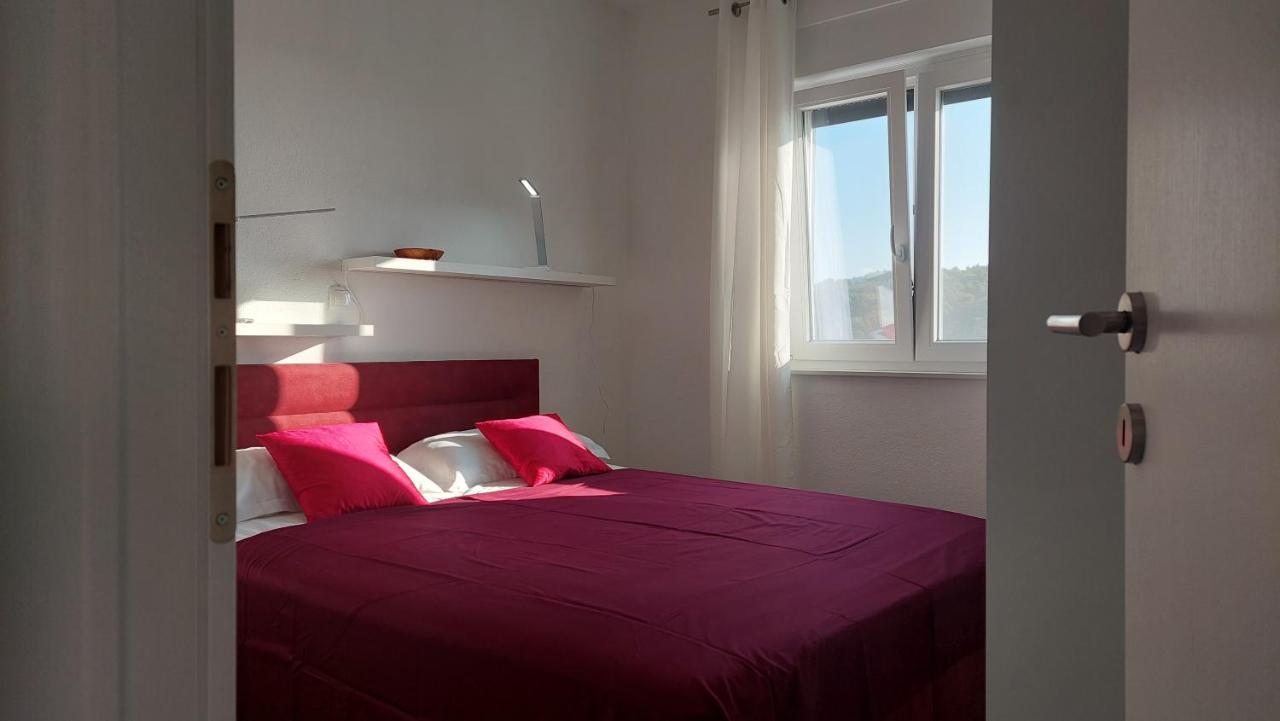 Apartment Vista Oasis With Pool And Terrace Trogir Dış mekan fotoğraf