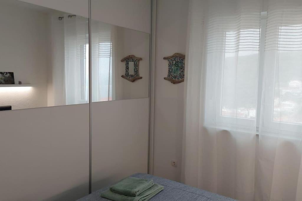 Apartment Vista Oasis With Pool And Terrace Trogir Dış mekan fotoğraf